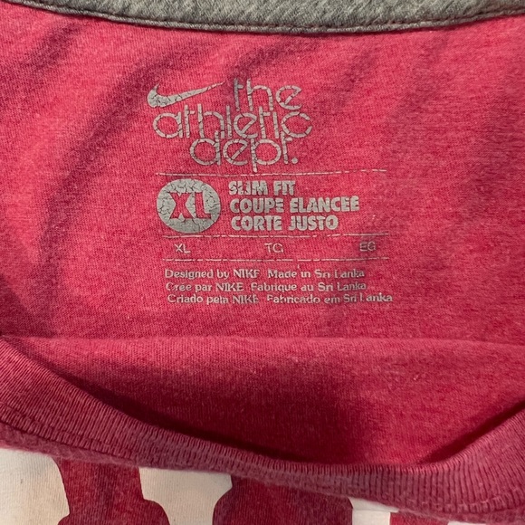 Nike, Slim Fit XL, fits like a medium, pink 100 % cotton T-shirt - Picture 4 of 4